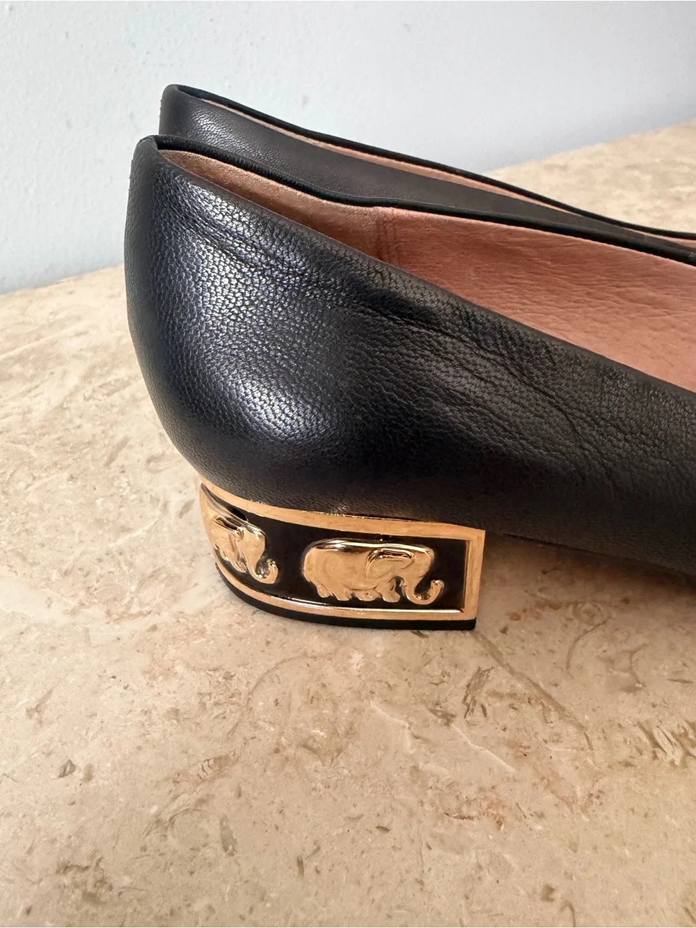 Nina Originals Pumps Women’s Size 6.5 Black Leather Gold Elephant Heel Ornate